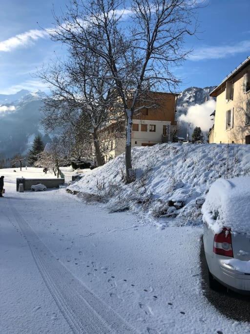 Appartement Rez De Jardin Montee De L'Alpe D'Huez La Garde  エクステリア 写真